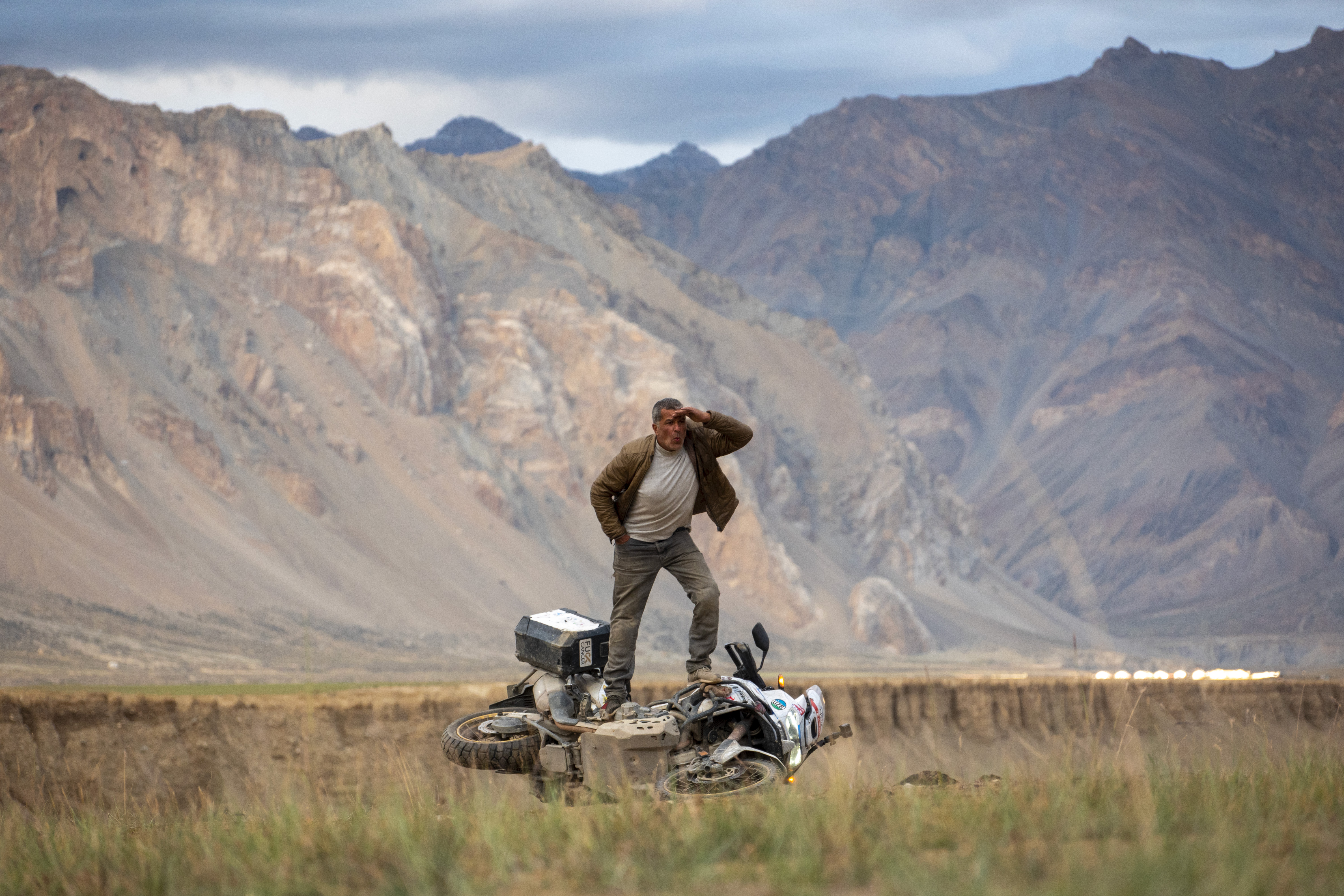 Halte au pied des montagnes du Zanskar